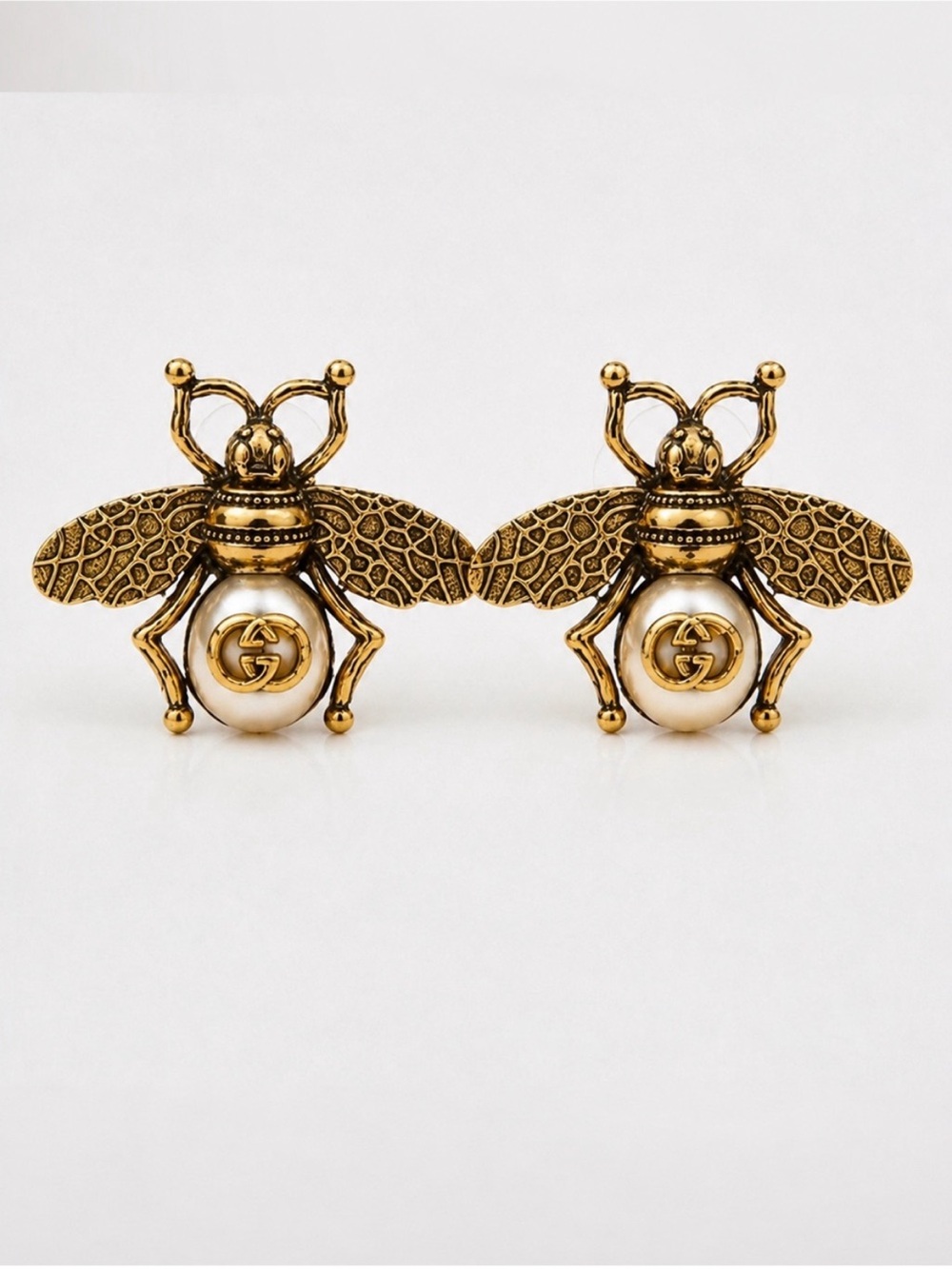 Gold Bee Pearl Stud Earrings With GG Motif - Picture 3 of 9